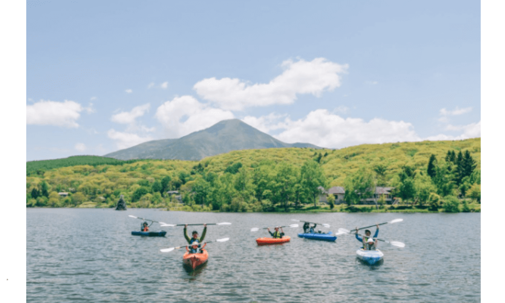 白樺湖ネイチャーカヌー体験風景
